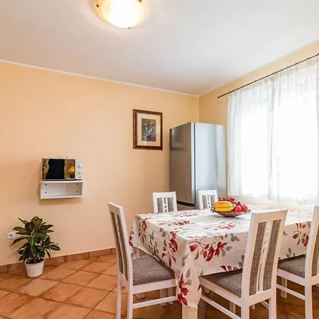 Appartement Lara With Pool *
