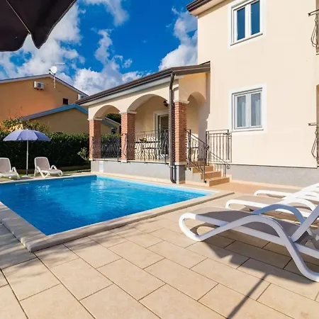 Lara With Pool Daire *