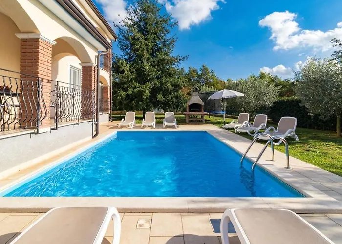 Lara With Pool Appartement Vrsar